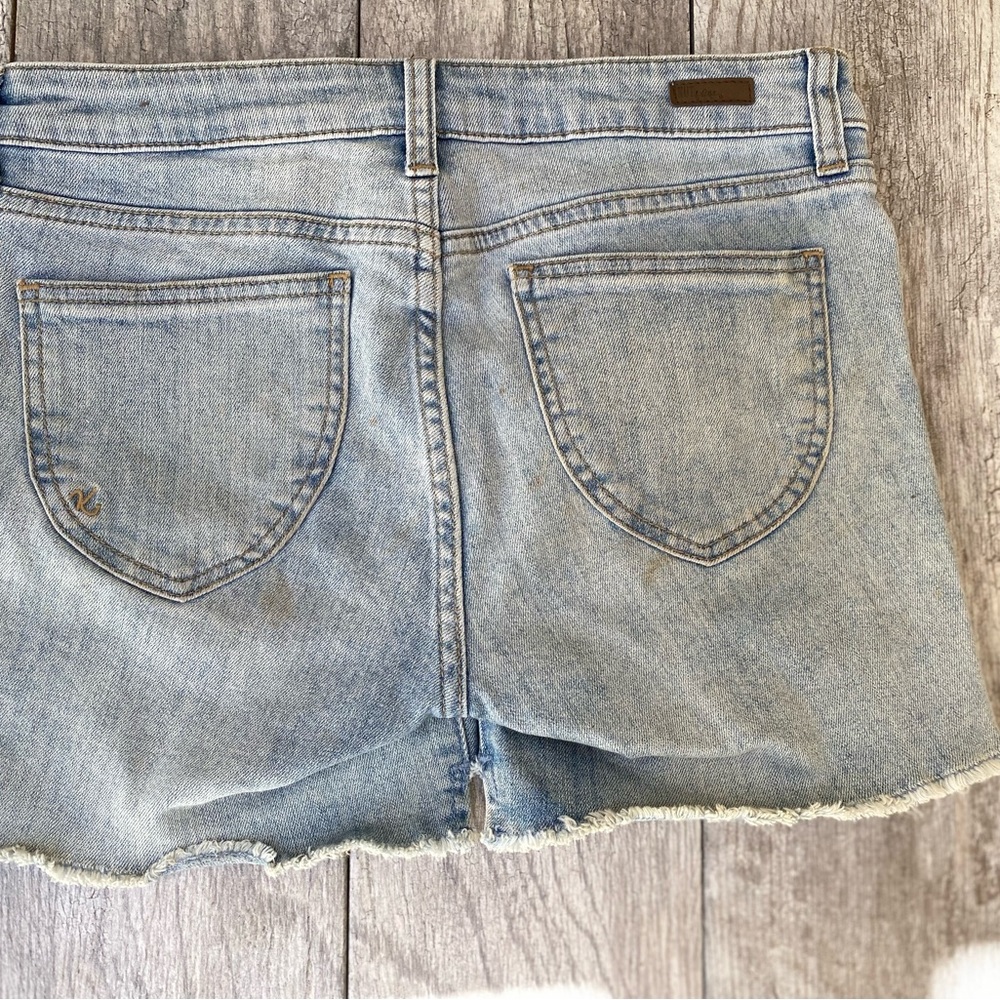 Kut from the kloth fray shorts size 2 - Picture 6 of 9